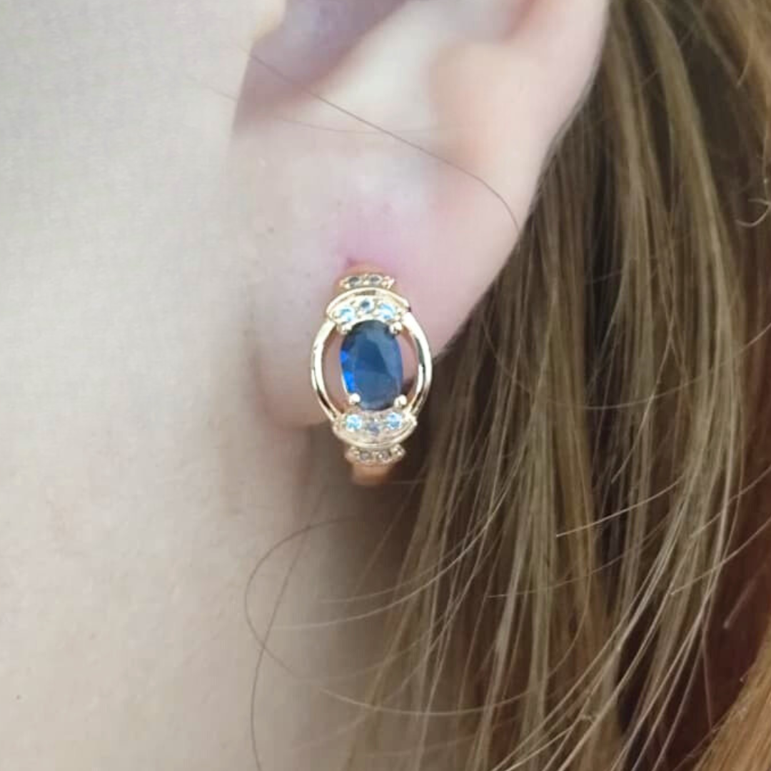 Aretes cerrados con cristal azul