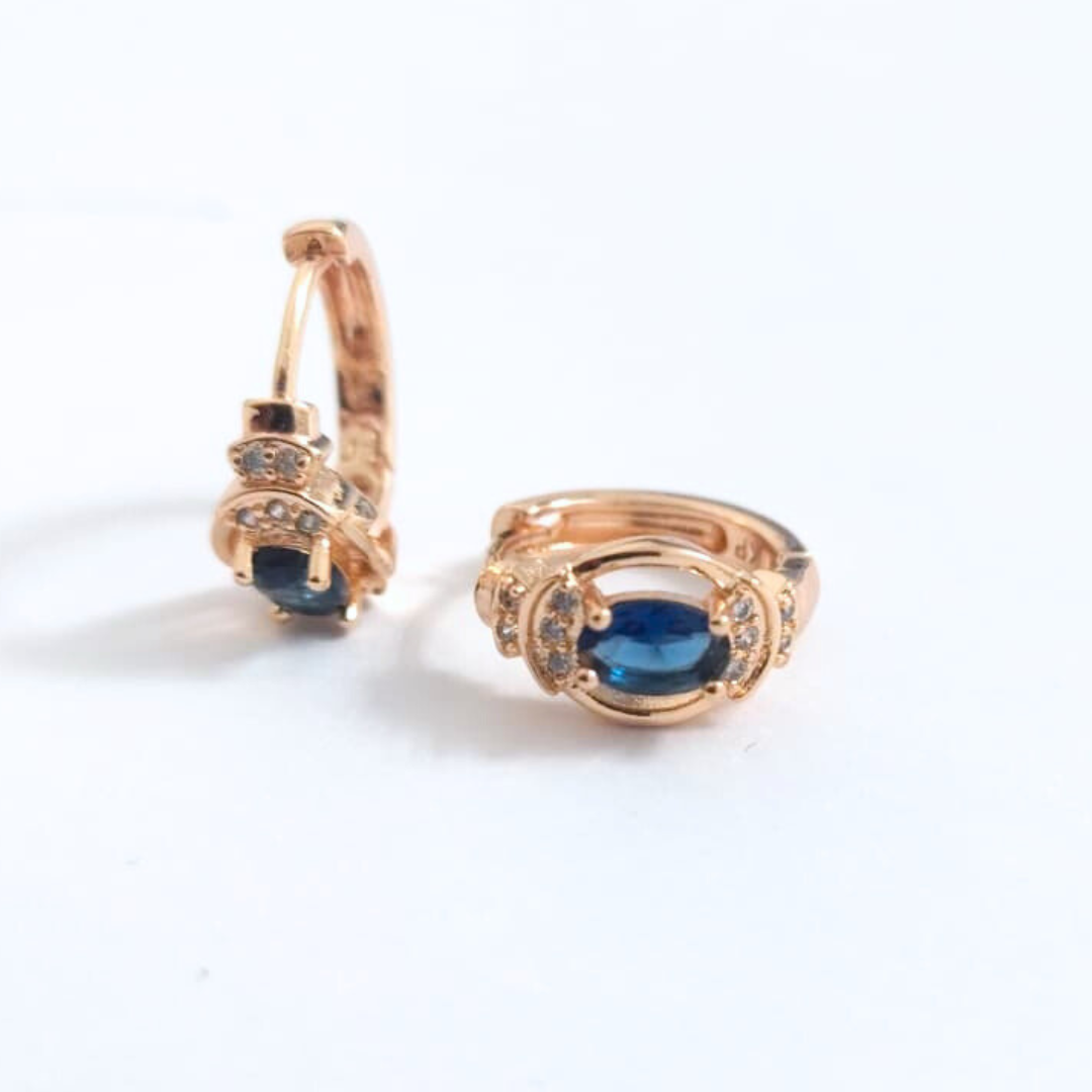 Aretes cerrados con cristal azul