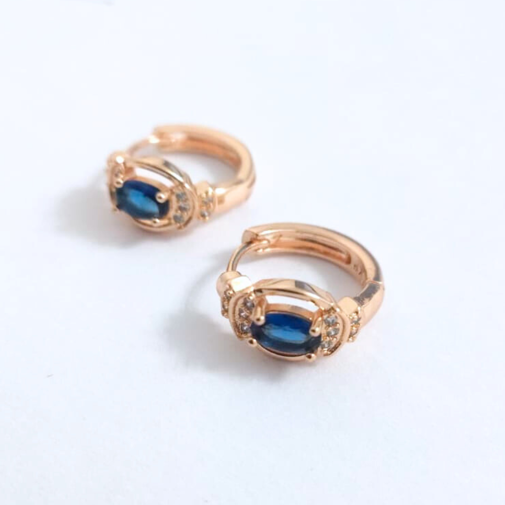Aretes cerrados con cristal azul