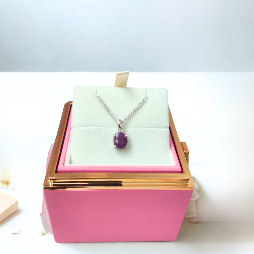 Collar de plata con Rubí natural